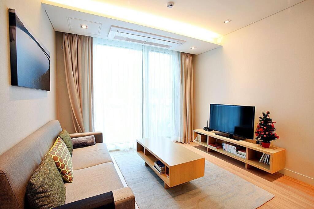 Coveted Palms Village Pension Jeju Extérieur photo