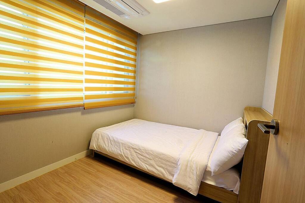 Coveted Palms Village Pension Jeju Extérieur photo